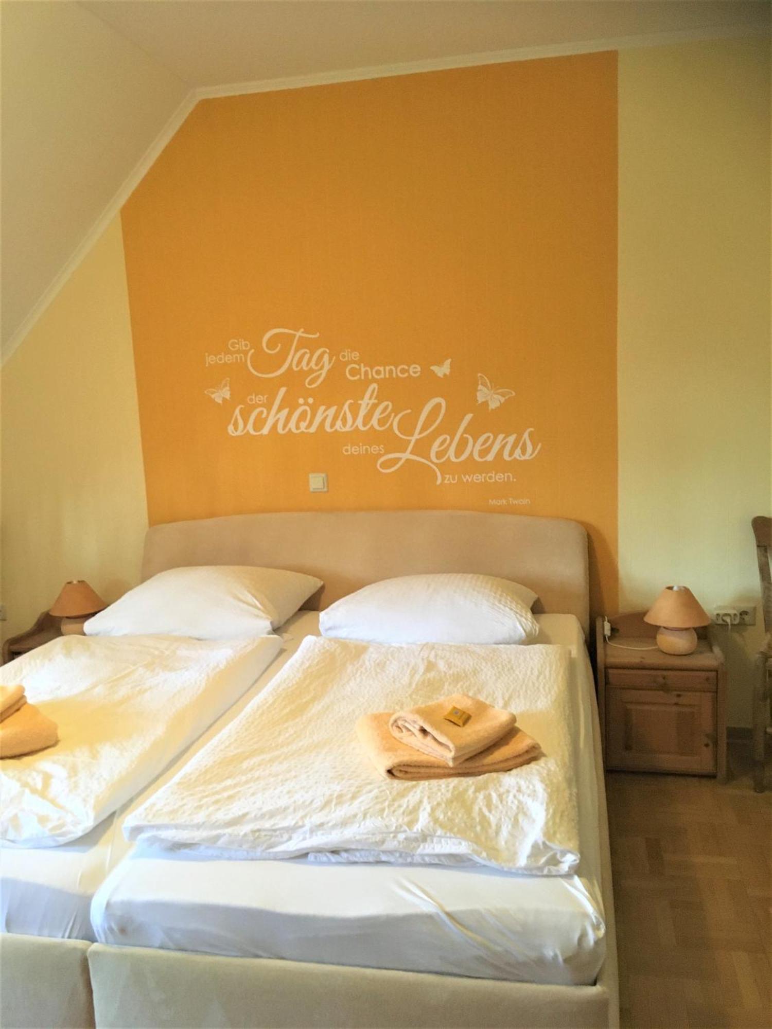 Waldgasthof Roeckers-Ferienwohnung Hahnenkrai เมพเพิน ภายนอก รูปภาพ